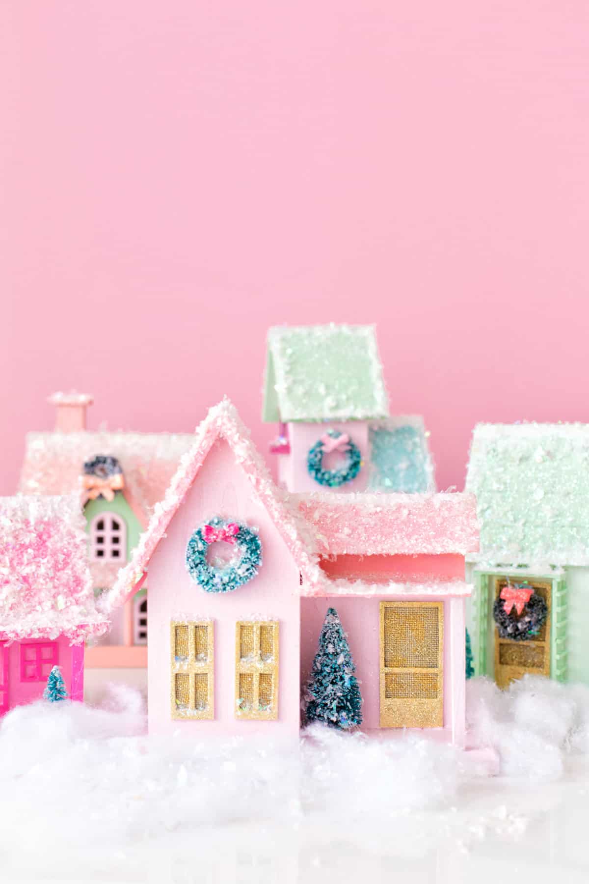 20+ Cheap and Simple Christmas Table Decorations 18 20+ Cheap and Simple Christmas Table Decorations
